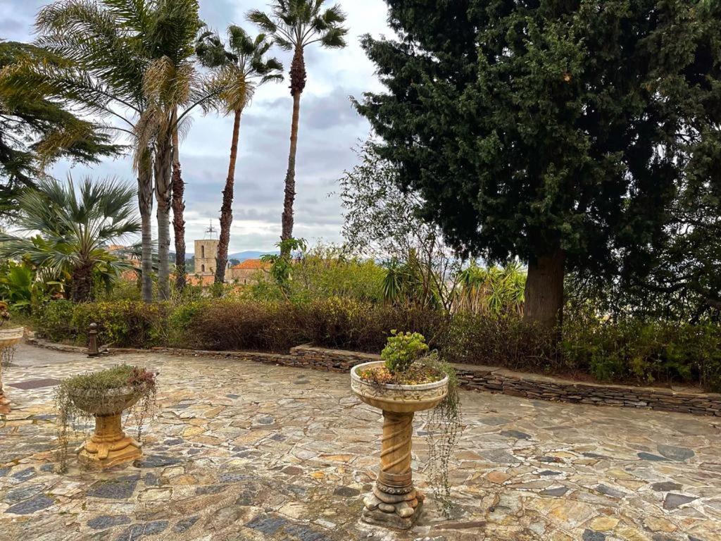 Сasa de vacaciones La Maison De Lily, Cosy Dans Le Vieux-hyeres, Parking Gratuit Hyères