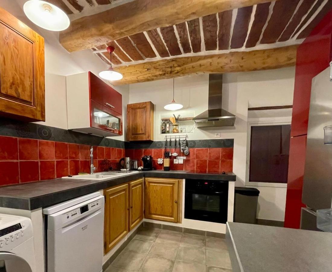 Сasa de vacaciones La Maison De Lily, Cosy Dans Le Vieux-hyeres, Parking Gratuit