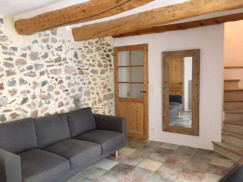 Сasa de vacaciones La Maison De Lily, Cosy Dans Le Vieux-hyeres, Parking Gratuit