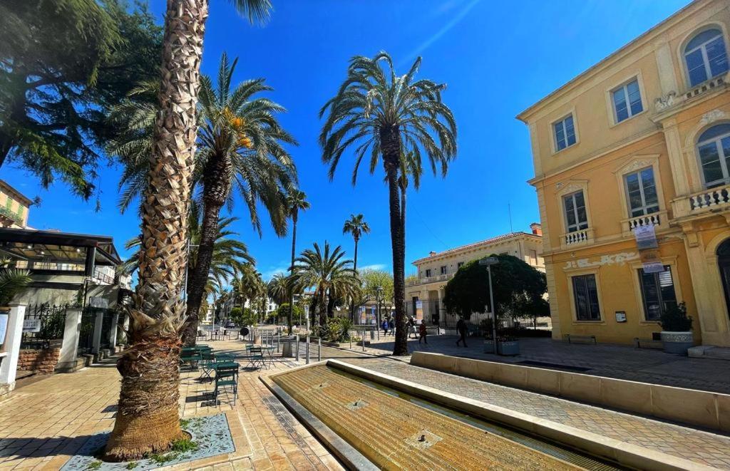 Hébergement de vacances La Maison De Lily, Cosy Dans Le Vieux-hyères, Parking Gratuit Hyères