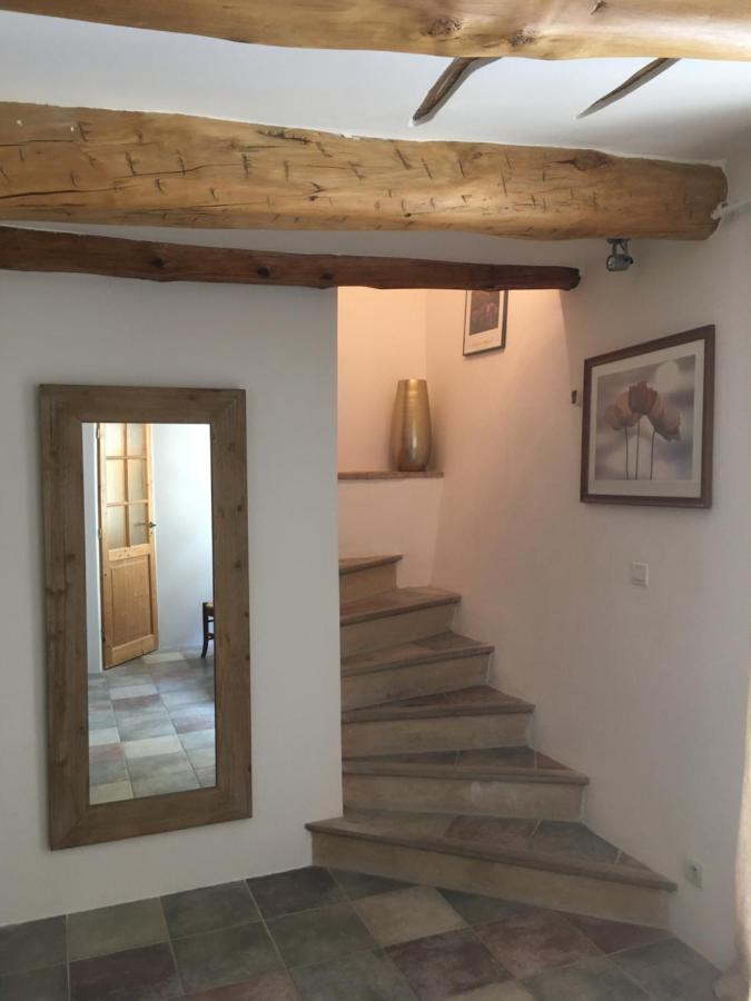 La Maison De Lily, Cosy Dans Le Vieux-hyeres, Parking Gratuit Сasa de vacaciones Hyères